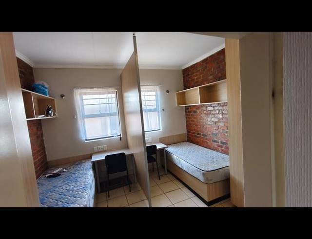 2 BEDROOM PROPERTY TO RENT IN DIE BULT